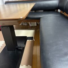 ニトリのダイニングテーブルセット（昇降式）