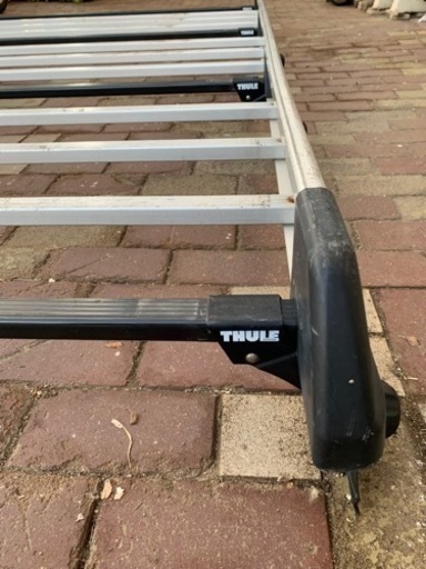 トヨタ純正　thule ハイエース200系　ルーフキャリア　アルミルーフラック　手