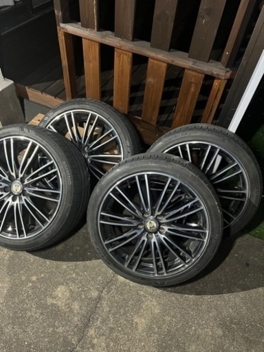 17インチ　タイヤ、ホイールセット