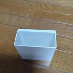 マグネットで浴室の収納の画像