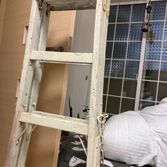 木製のキャタツをリメイクした棚です。ガーデニングやインテリアに。の画像