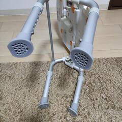 シャワーチェア（パナソニック製）肘掛け付きの画像