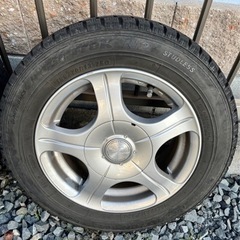 スタッドレスタイヤ　ホイールの画像