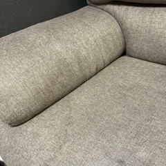 【最終値下げ】3人がけ大型ファブリックソファー　の画像