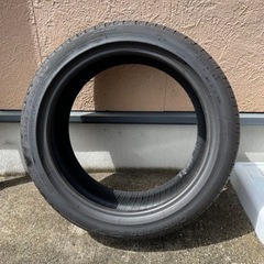 ピレリ夏用タイヤ225/45R18の画像
