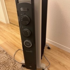 デロンギ　オイルヒーター　2022年製