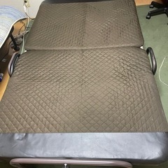 折りたたみセミダブルベッド