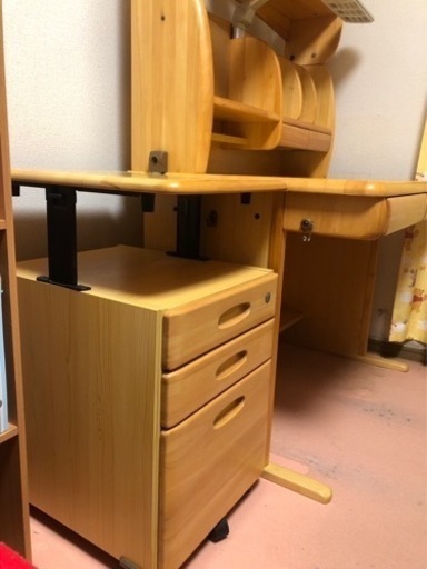 コイズミ　学習机　TKー26Y