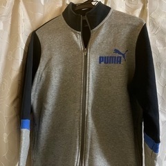 12月25日処分 PUMAパーカー