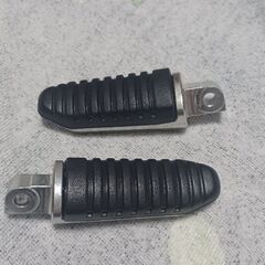 値下げ！ハヤブサ純正タンデムステップ左右セット美品！の画像