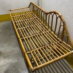 12月12日昼まで　ラタンソファー　バンブー　2〜3人掛けの画像