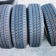 冬タイヤ 165R13 LT 軽バン軽トラ用2021年製スタッドレス アルミ付き4本組の画像