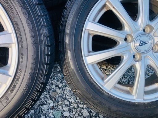 冬タイヤ 185/60R15 アクア ヴイッツ用アルミ付きスタッドレス