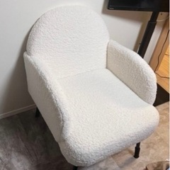 出品間もなく終了します！ 海外チェア 1人掛け ソファ おしゃれ ハイバック 白  ボアの画像
