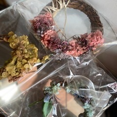 取引中　フラワーアレンジ(造花)セット・花瓶・フォトフレーム・アクセサリー立ての画像