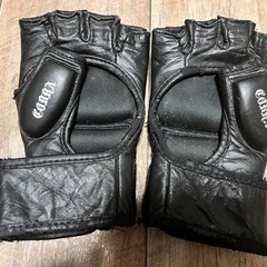 オープンフィンガーグローブ＆パンチミットの画像