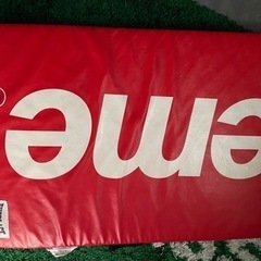 supreme 2つおりジムマットの画像