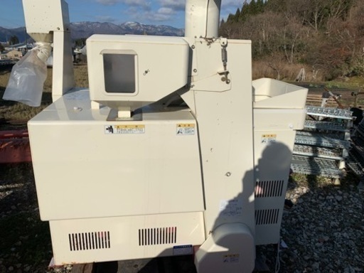 耕耘機と籾摺り機！耕運機！もみすり機！鉄屑！スクラップ！鉄クズ！鉄くず！輸出！貿易！ディーゼル！ヤンマー発動機！