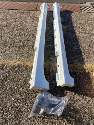 再販決定‼️
プリウス30後期純正サイドステップ