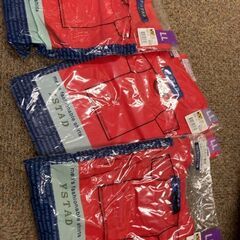 新品　赤いTシャツ　4枚のお値段です。LLの画像