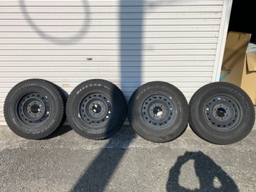 ハイエース　スタッドレス　ブリザック　純正サイズ