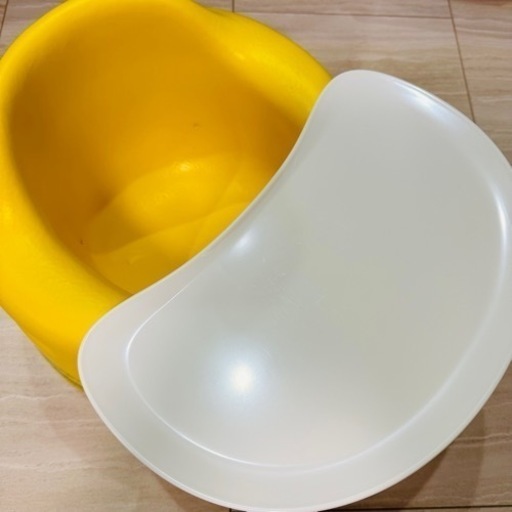 【取引決定】Bumbo ベビーソファ【未使用専用ベルト、トレイ付き】