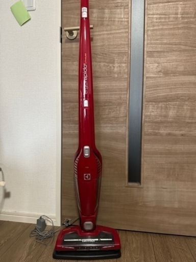 (12/20以降受け渡し)コードレス　スティック型掃除機