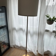 IKEA スタンドライトの画像