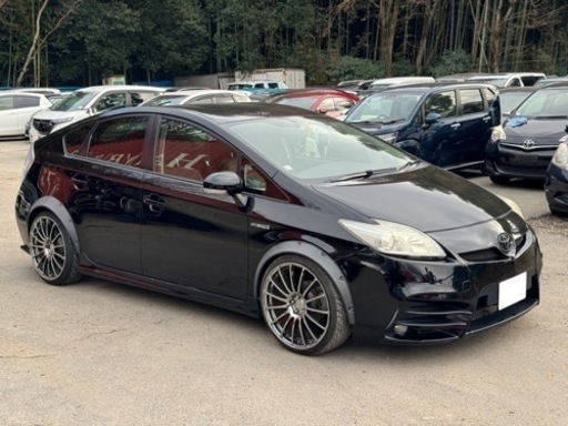 車検6年6月まで トヨタ プリウスS カスタムあり