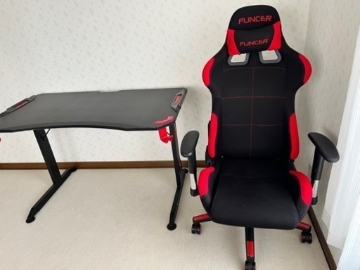 限界価格?ゲーミングデスク　&  チェアー　ヘッドクッション付き　セット♪  デスクマットもお付けします(レッド✖️ブラック)