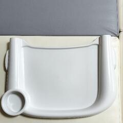 【決まりました】inglesina　テーブル　ベージュの画像