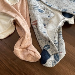 20%引き⭐︎あったかベビー服　足も隠せる服の画像