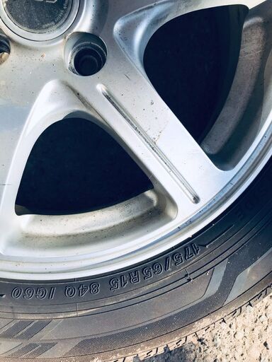 トヨタ　アクア　スタッドレスホイール付き