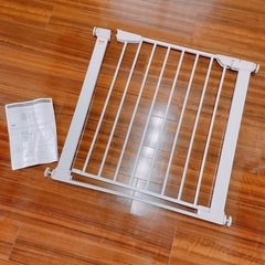 ベビーゲート 突っ張り 段差1.5cm 丸角 オートクローズ ハイタイプ ベビー ゲート ベビーガード セーフティゲート フェンス 階段下 ベビーフェンス 子供の画像