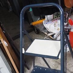 折りたたみはしご、スチール