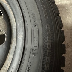 175/70R14 スタッドレスタイヤ　ホイル•ナット付きの画像