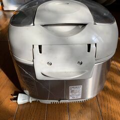 炊飯器　象印（8合まで炊けます）の画像
