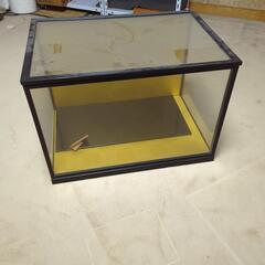 人形ケースの画像