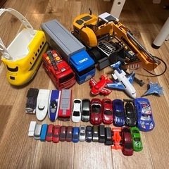 ミニカーセット＋ピカチュウリュック