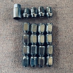 ホンダフィット他　アルミホイール用ナット・ロックナットセットの画像