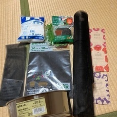 鉢底ネット、花のタネ、園芸肥料、園芸用ふるいなどまとめて