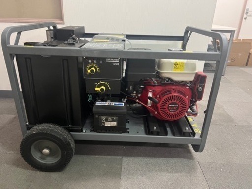 ケルヒャー製 温水高圧洗浄機　HDS1000BE（エンジンタイプ）