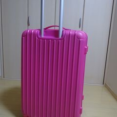 大きなスーツケース　Lサイズ　かわいいピンク色の画像