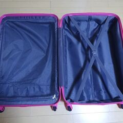 大きなスーツケース　Lサイズ　かわいいピンク色の画像