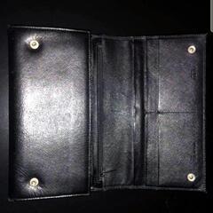 PRADA 長財布の画像
