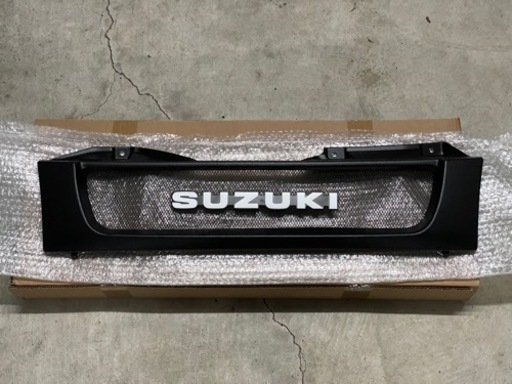 JB23 ジムニー フロントグリル メッシュグリル SUZUKIロゴ チッピング