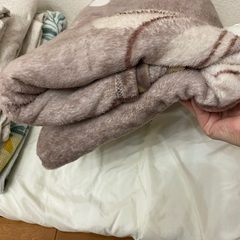 ダブル　掛け布団・カバー・毛布の画像