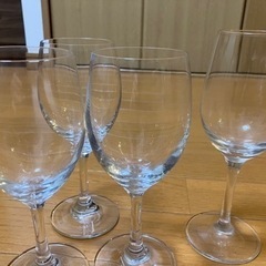 ワイングラス４脚　シャンパングラス２脚