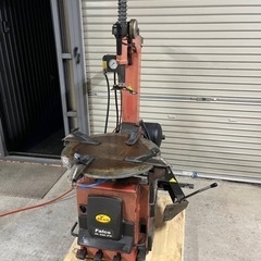 自動車　タイヤチェンジャー   整備機器　