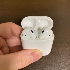 Apple アップル AirPods with Charging Case 第2世代 MV7N2J/Aの画像